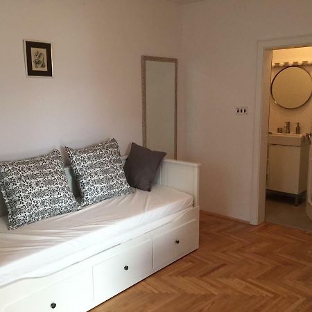 Apartments Papalinna 2 By Moro Krk Town Bagian luar foto