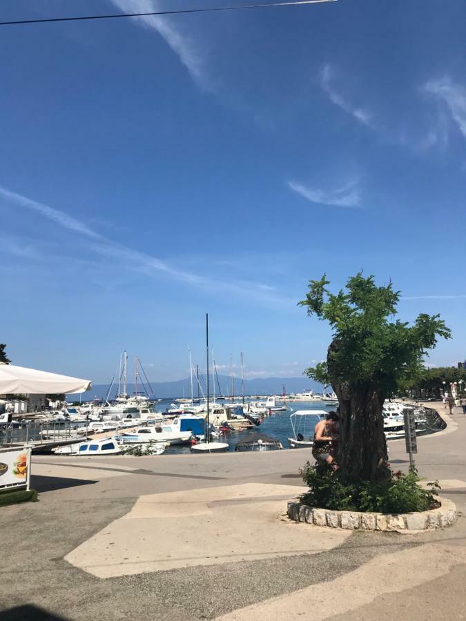 Apartments Papalinna 2 By Moro Krk Town Bagian luar foto